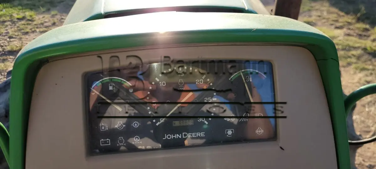 LOTE 002 - TRATOR JOHN DEERE