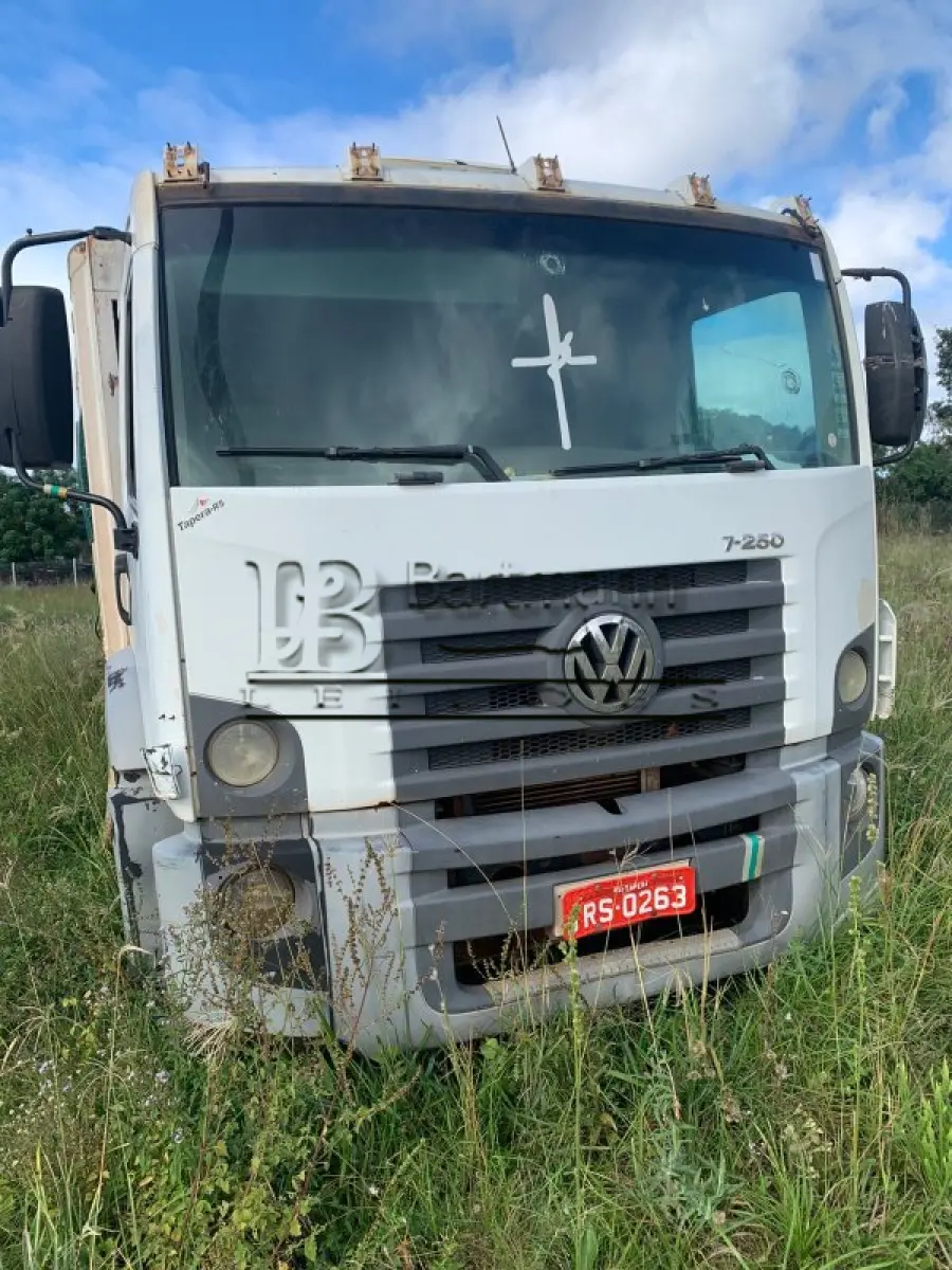 LOTE 006 - CAMINHÃO VOLKSWAGEN