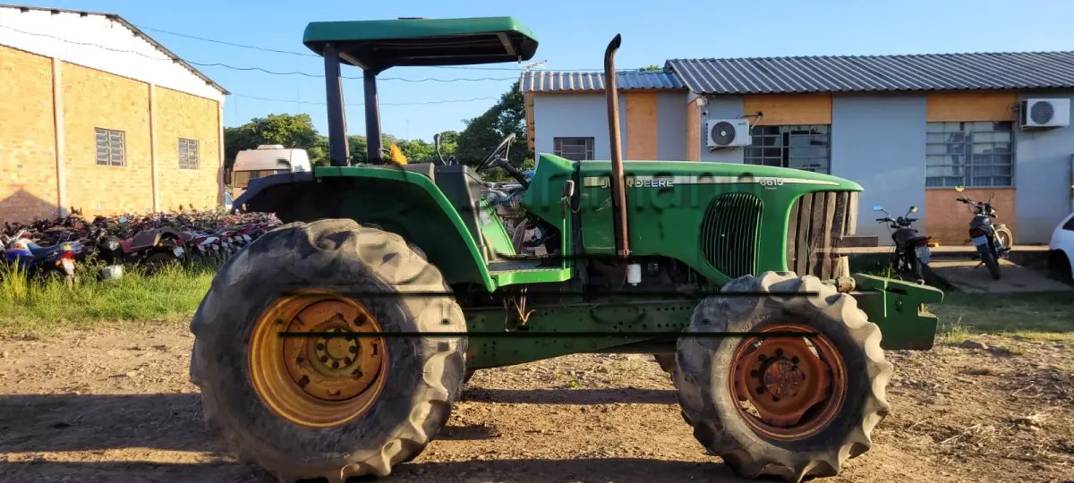 LOTE 002 - TRATOR JOHN DEERE