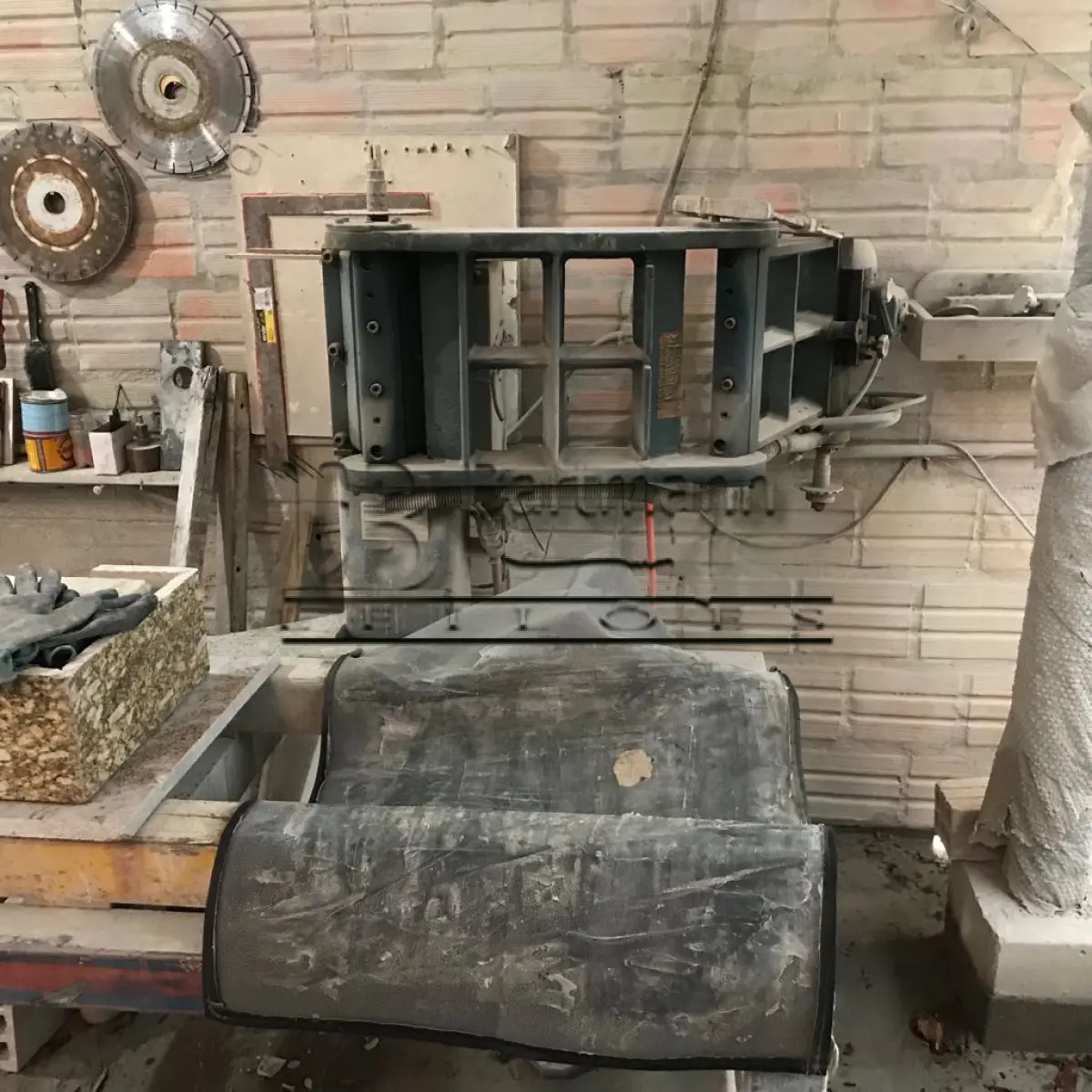 LOTE 002 - Máquina de corte e desgaste