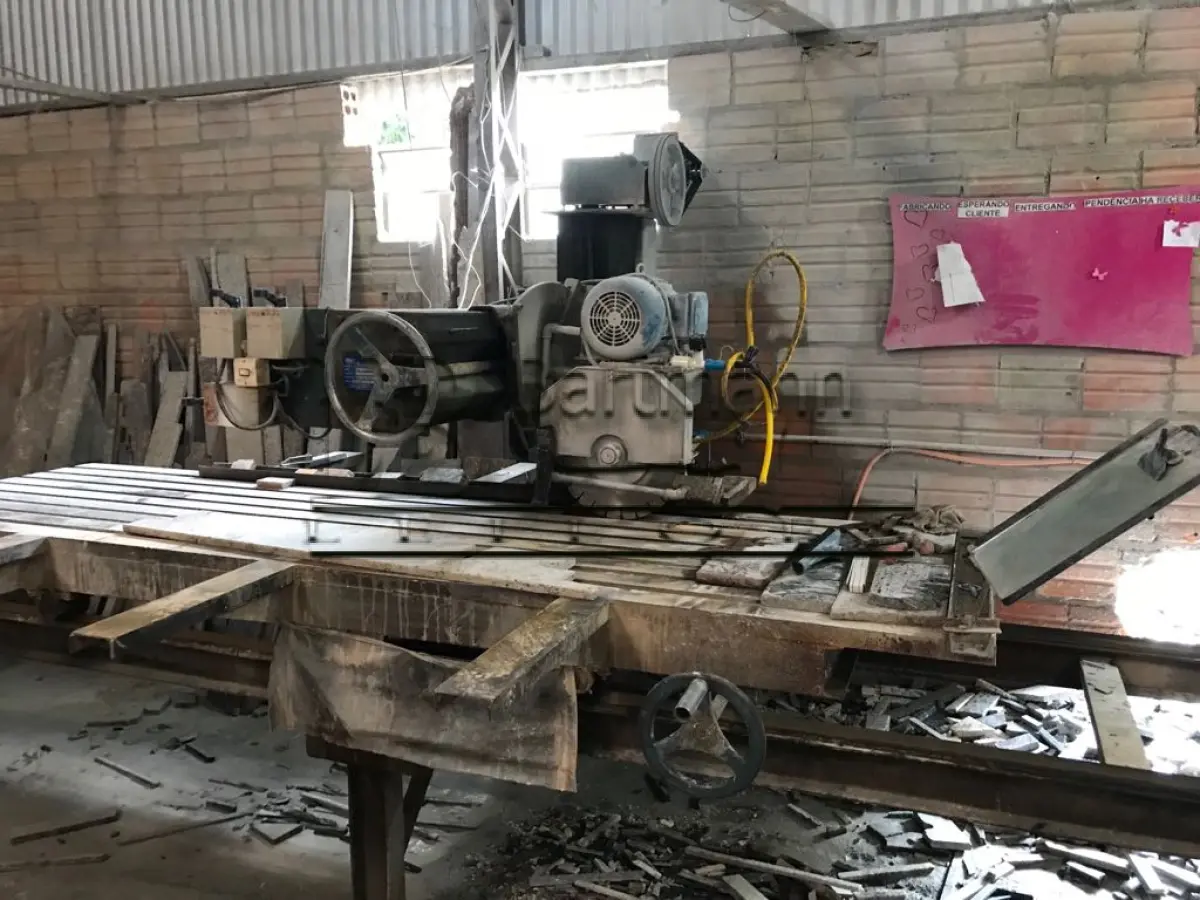 LOTE 001 - Serra de cortar granito e mármore