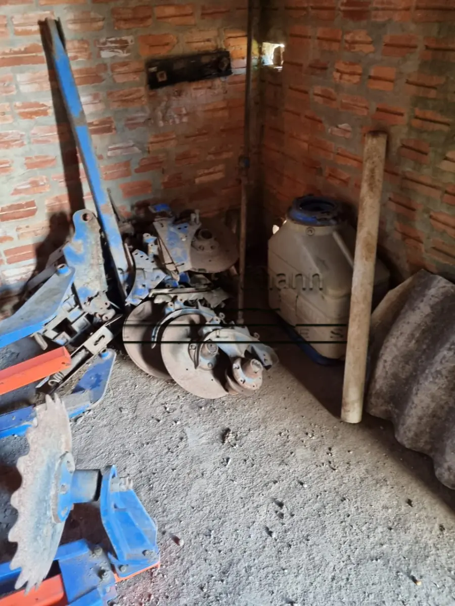 LOTE 001 - Plantadeira mecânica
