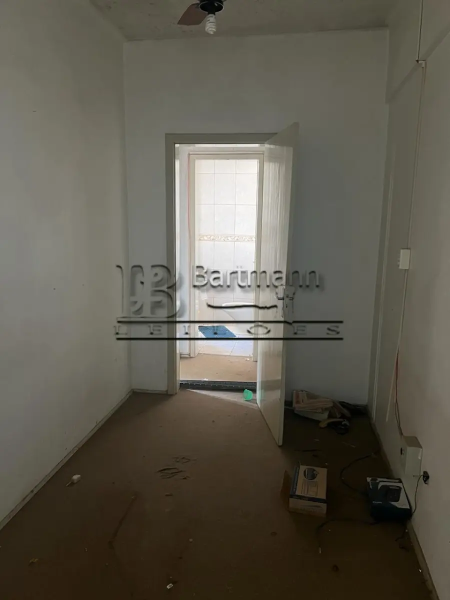 LOTE 001 - Sala comercial