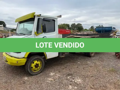 LOTE 001 - Caminhão 1999