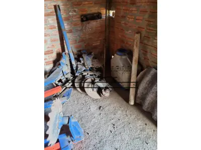 LOTE 001 - Plantadeira mecânica