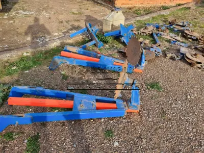 LOTE 001 - Plantadeira mecânica